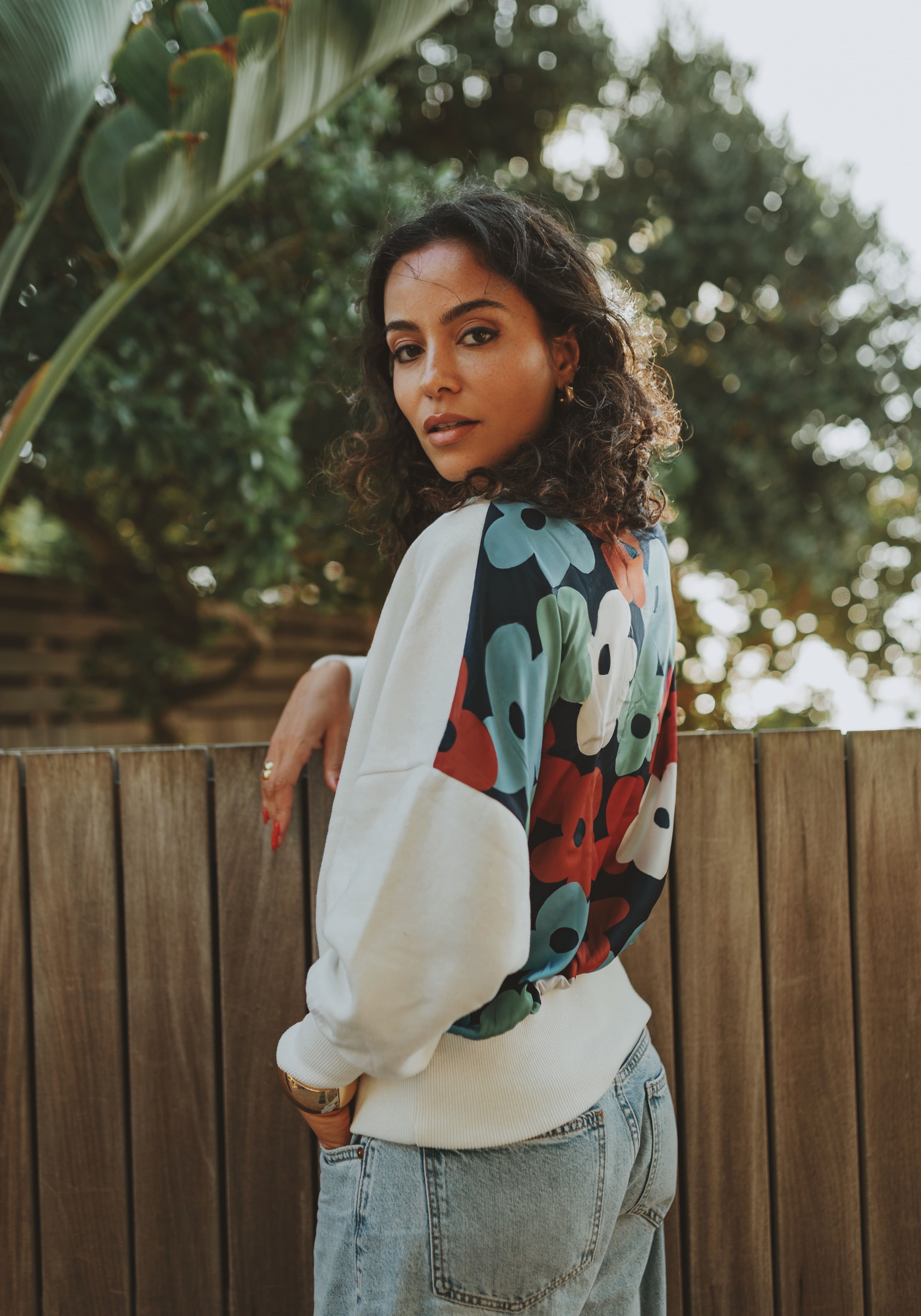 V-neck Sweater white melee with silk back